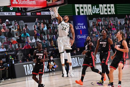 El espíritu inquebrantable de los Milwaukee Bucks inspira a las personas a seguir adelante